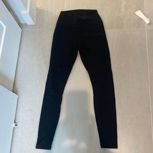 Alo ripped leggings